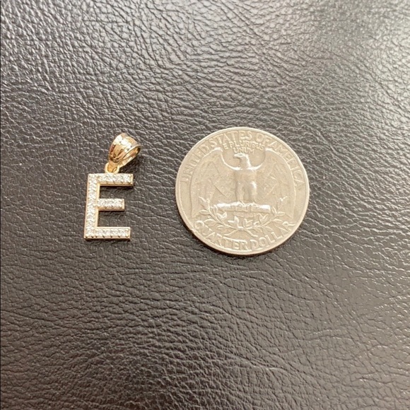 10k Gold Diamond Initial Letter O Pendant Necklace